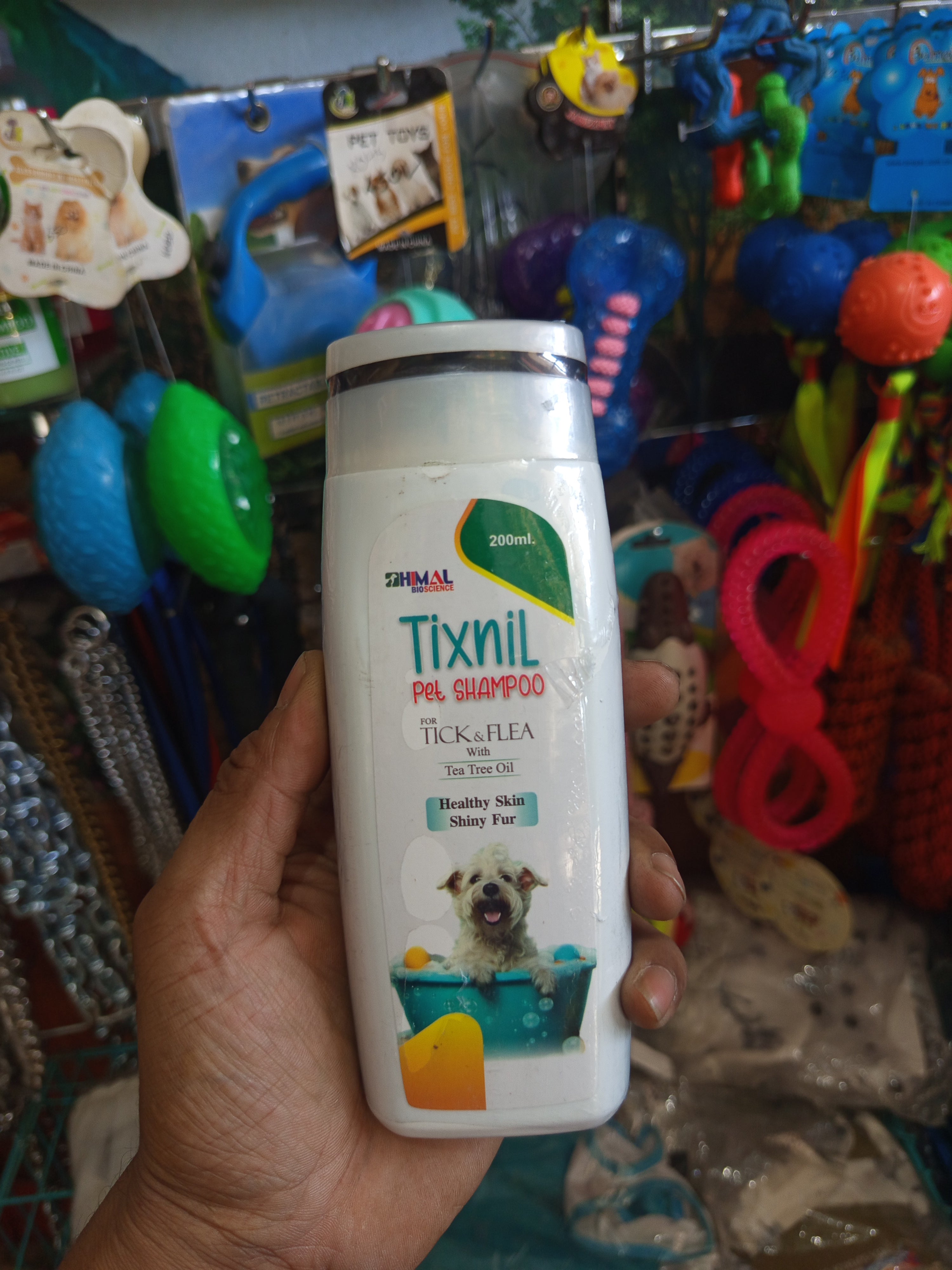 Tixnil anti tick & flea shampoo 200 ml